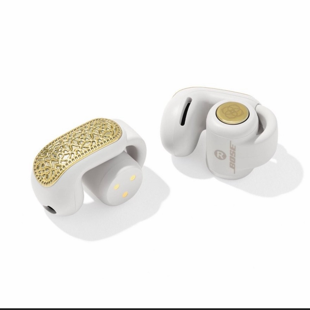 Bose Gold and White Wireless Earbuds